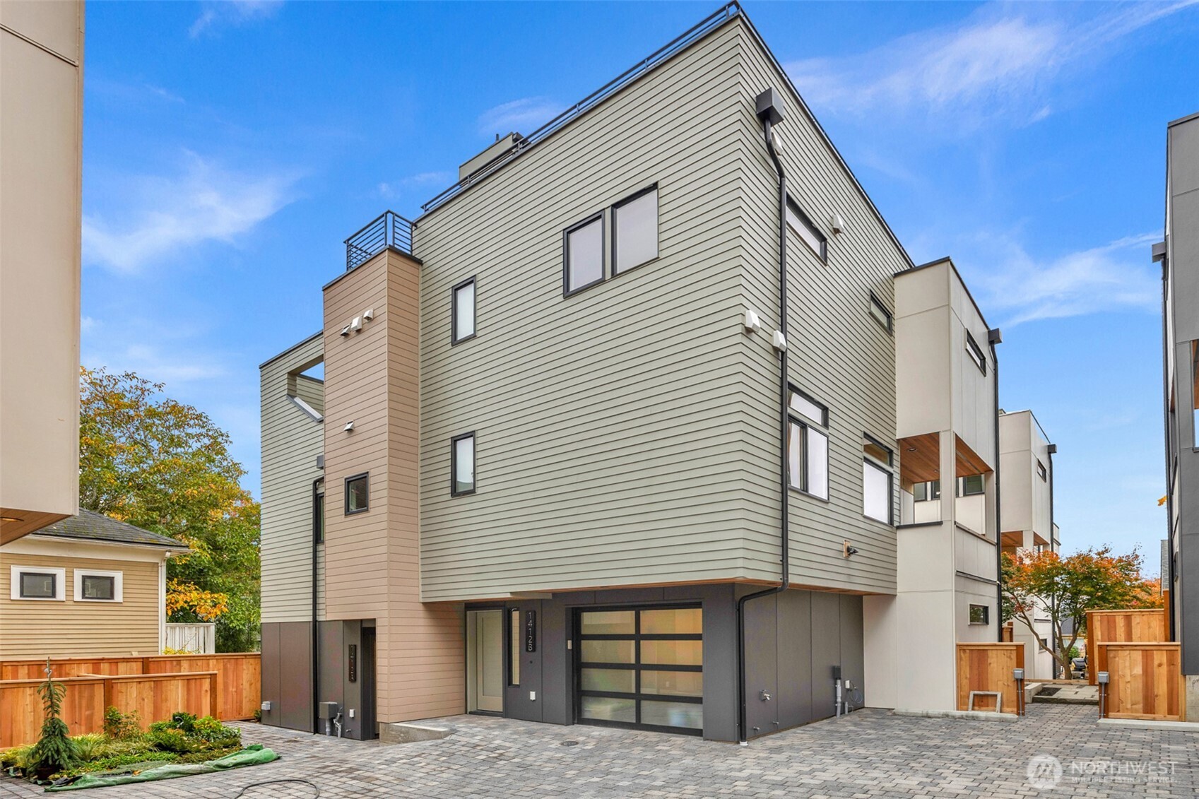 1412 N 47th St #B Seattle, WA 98103