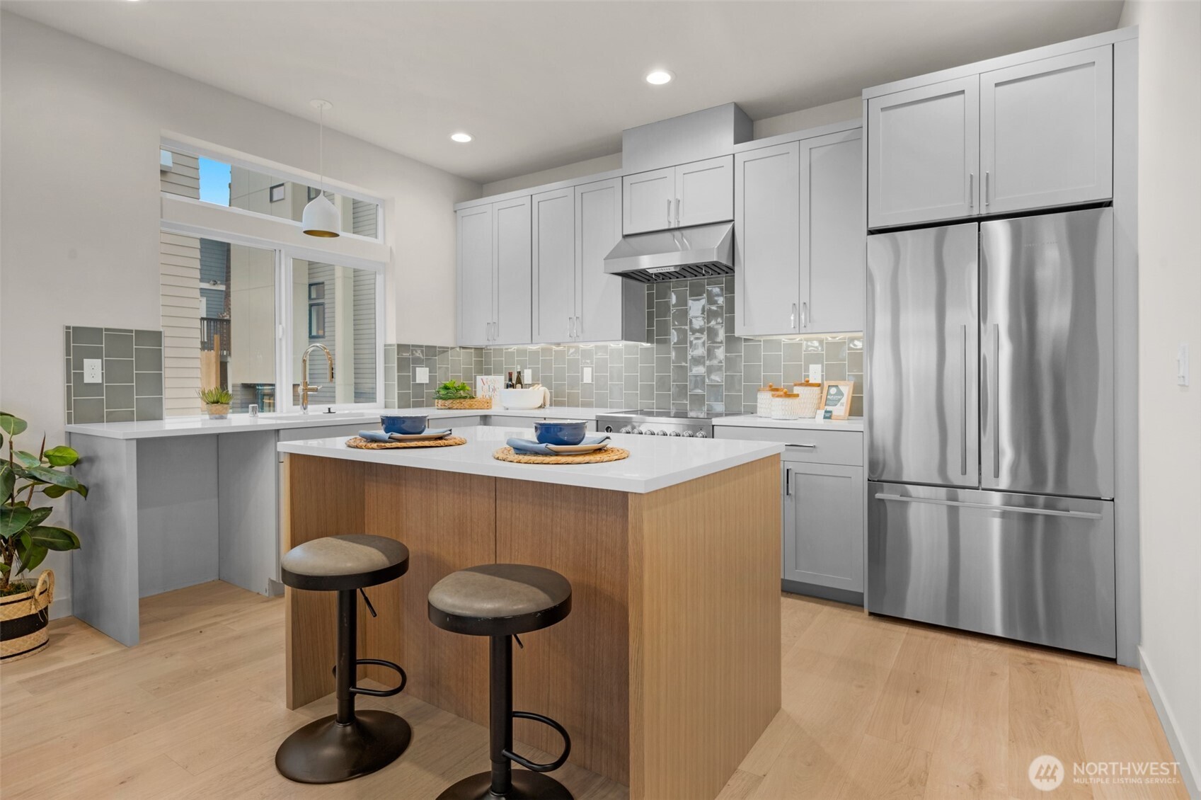 1412 N 47th St #B Seattle, WA 98103