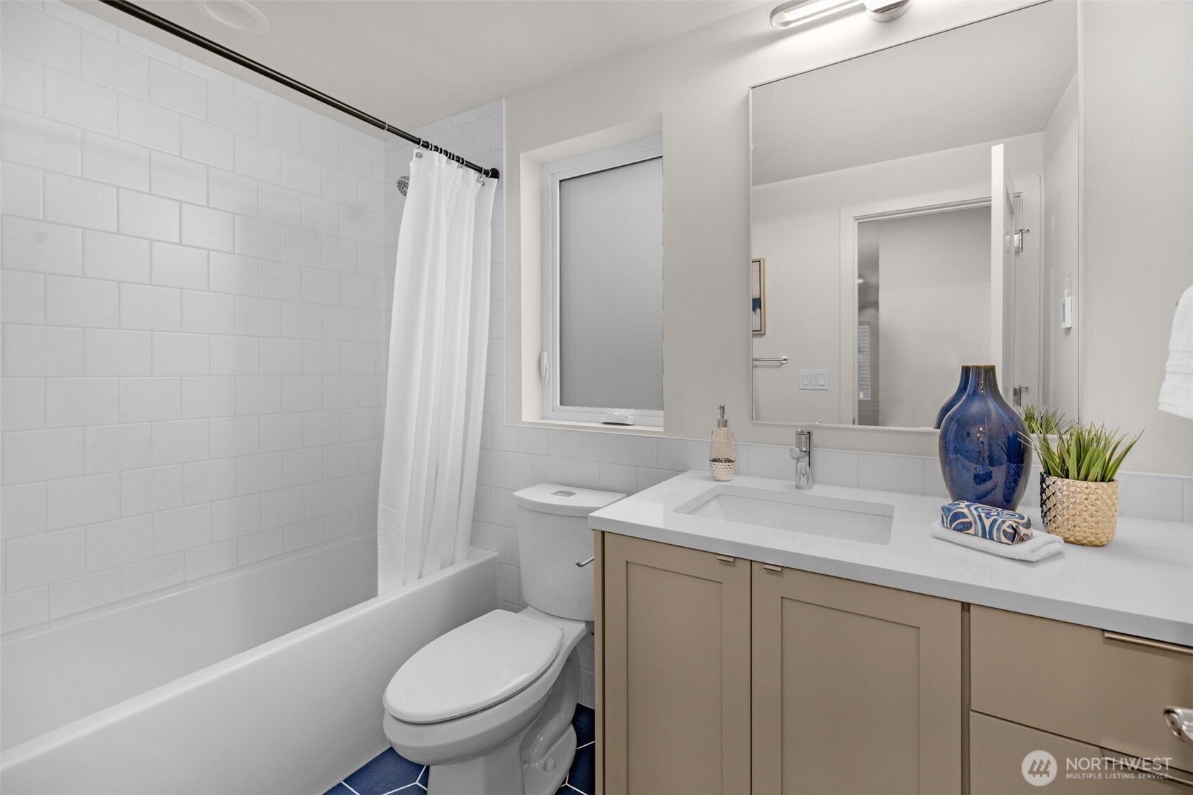 1412 N 47th St #B Seattle, WA 98103