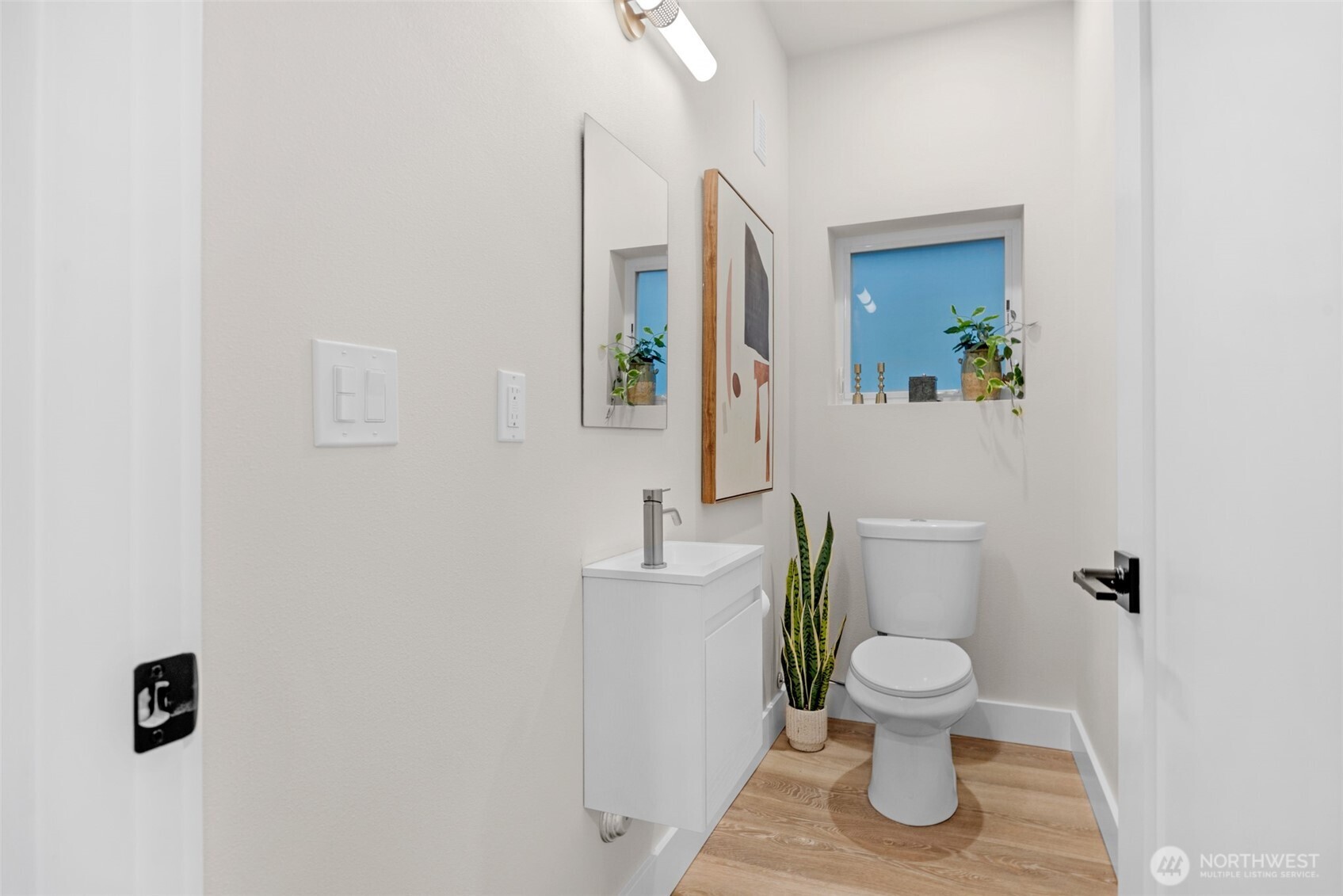 910 15th Ave #B Seattle, WA 98122