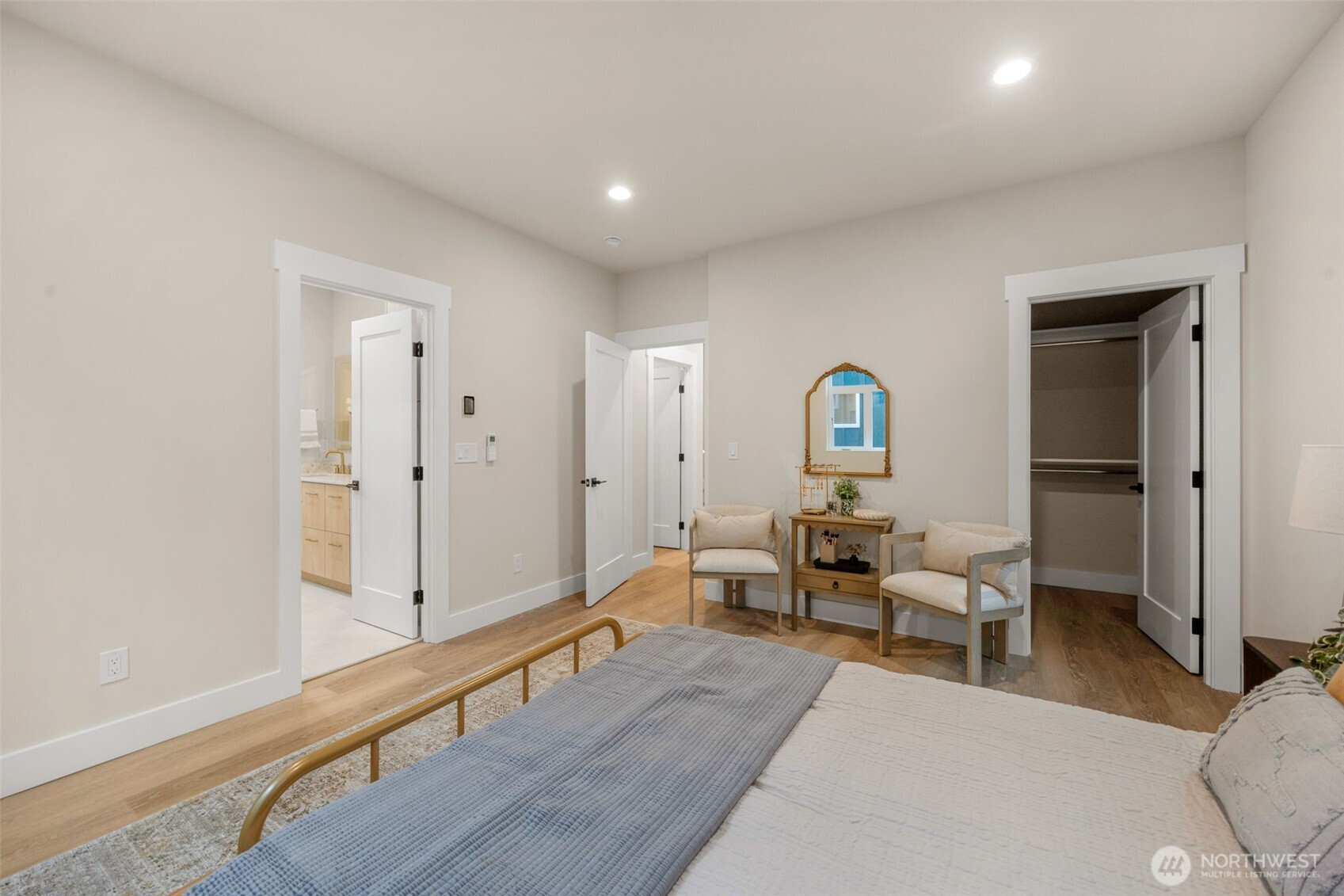 910 15th Ave #B Seattle, WA 98122