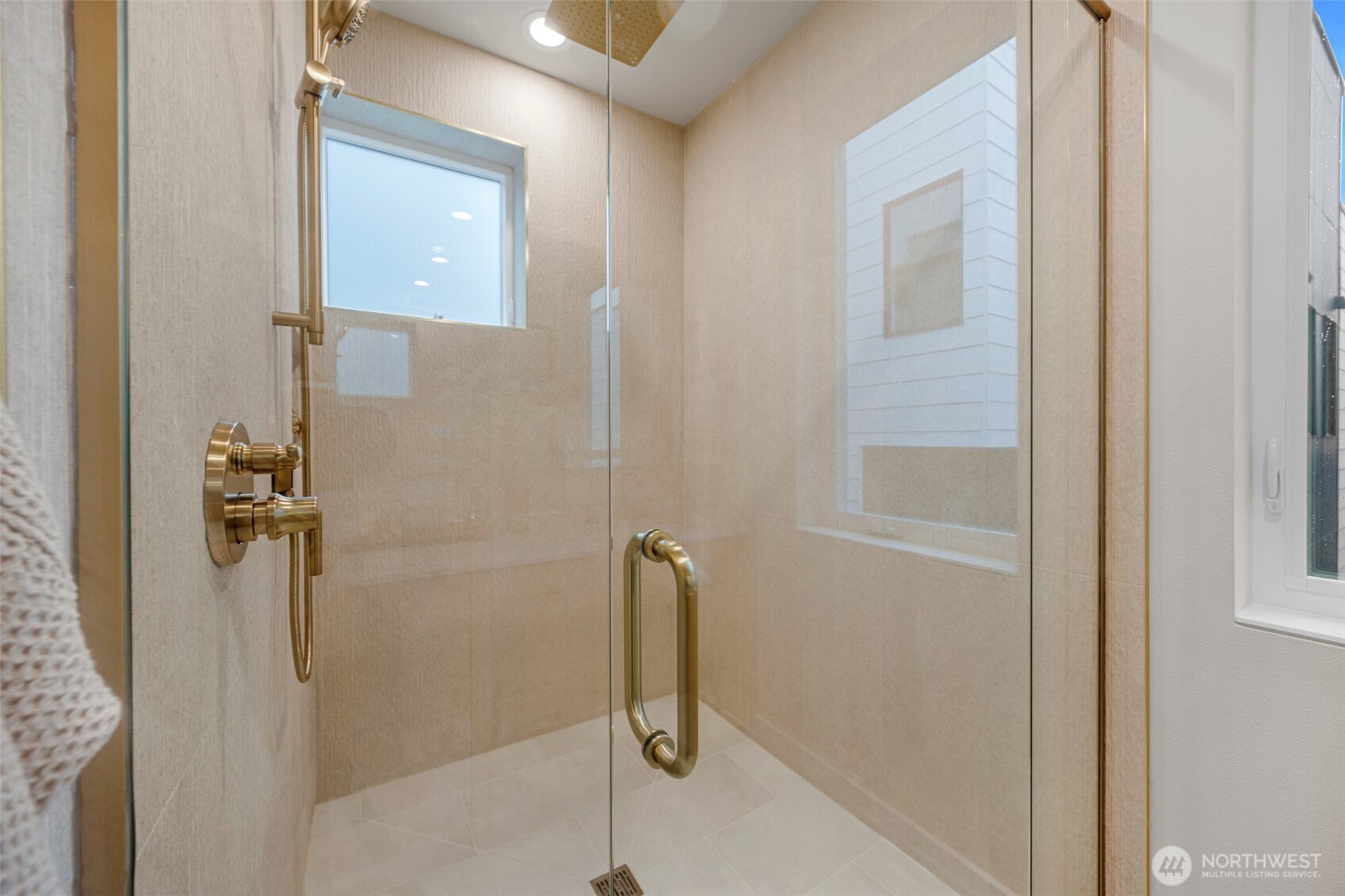 910 15th Ave #B Seattle, WA 98122