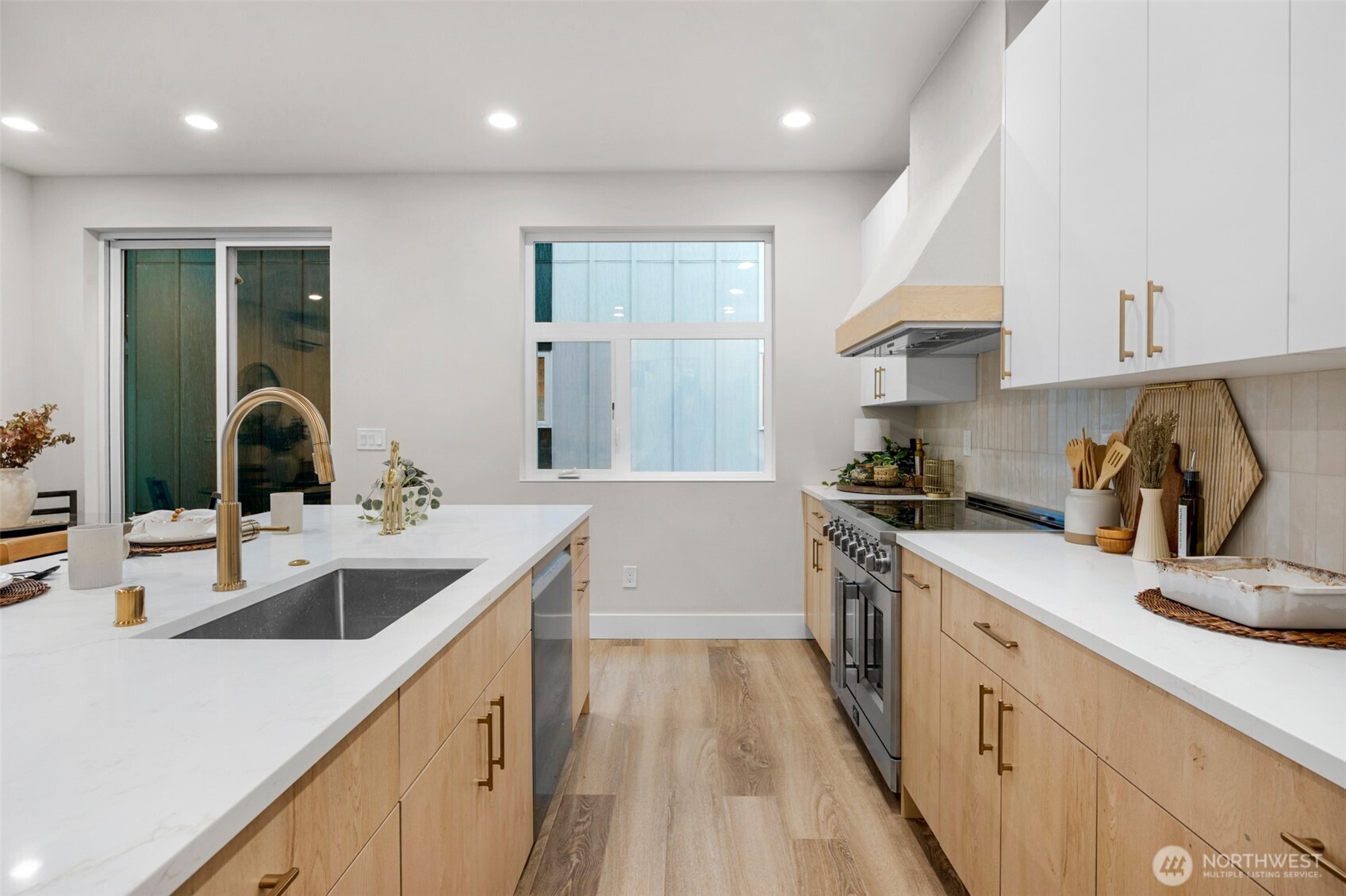 910 15th Ave #B Seattle, WA 98122