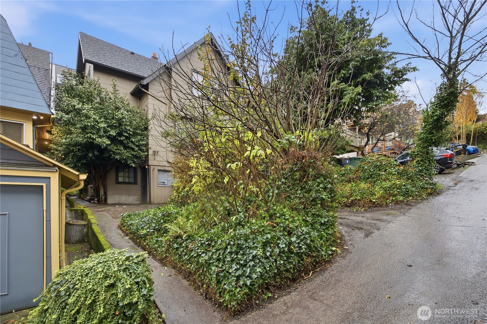 708 Warren Ave Seattle, WA 98109