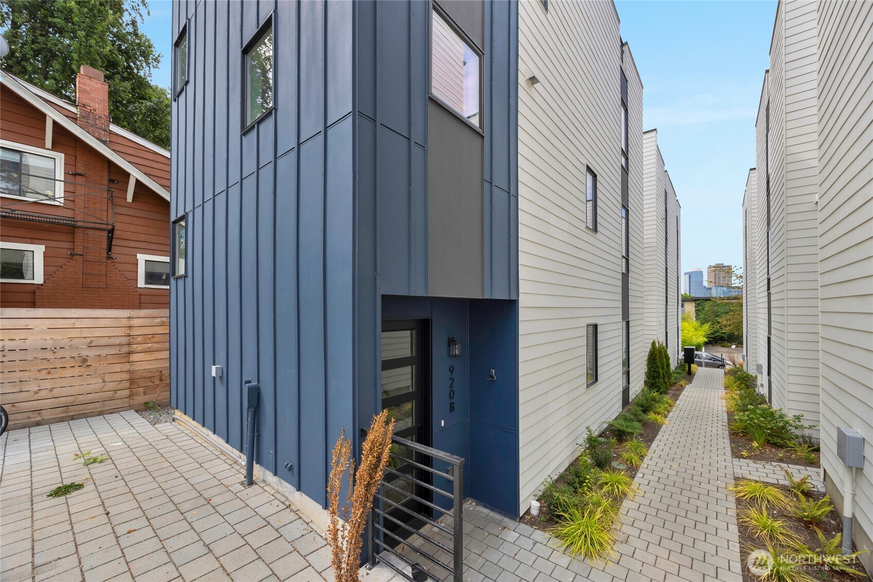 920 16th Ave #B Seattle, WA 98122