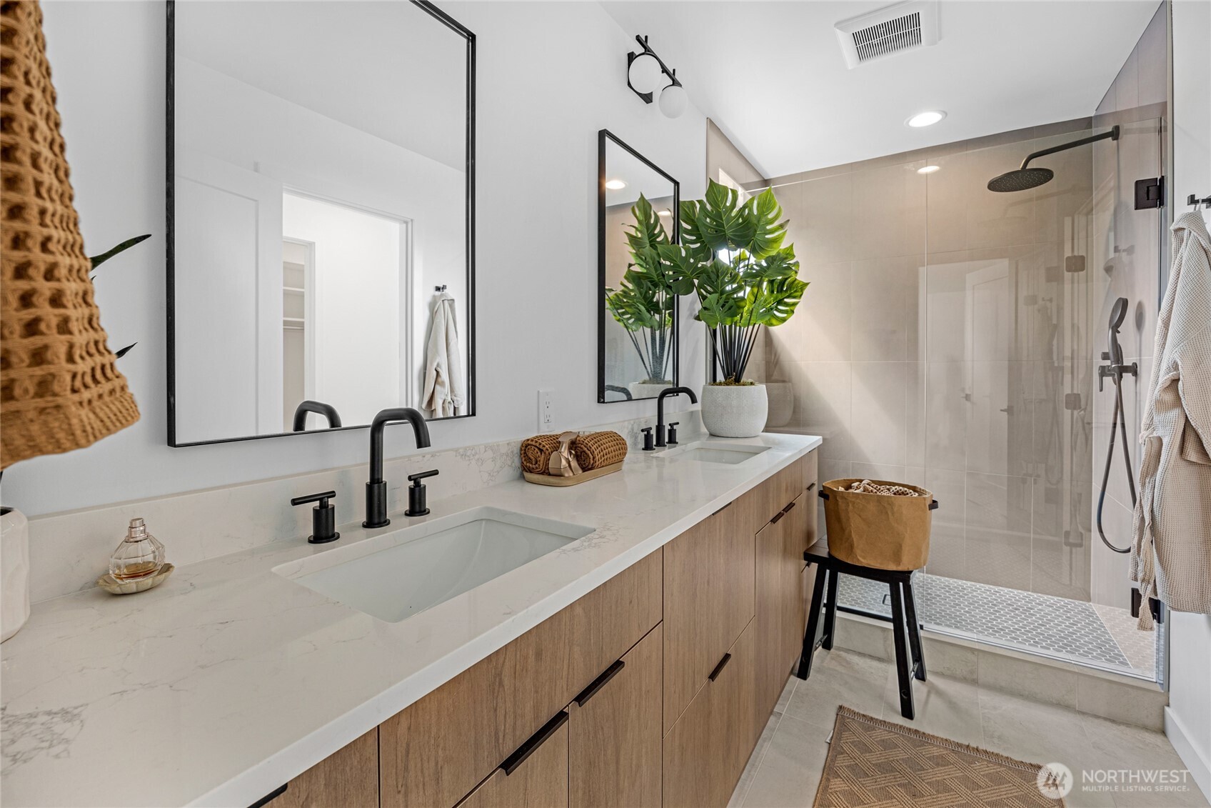 920 16th Ave #B Seattle, WA 98122