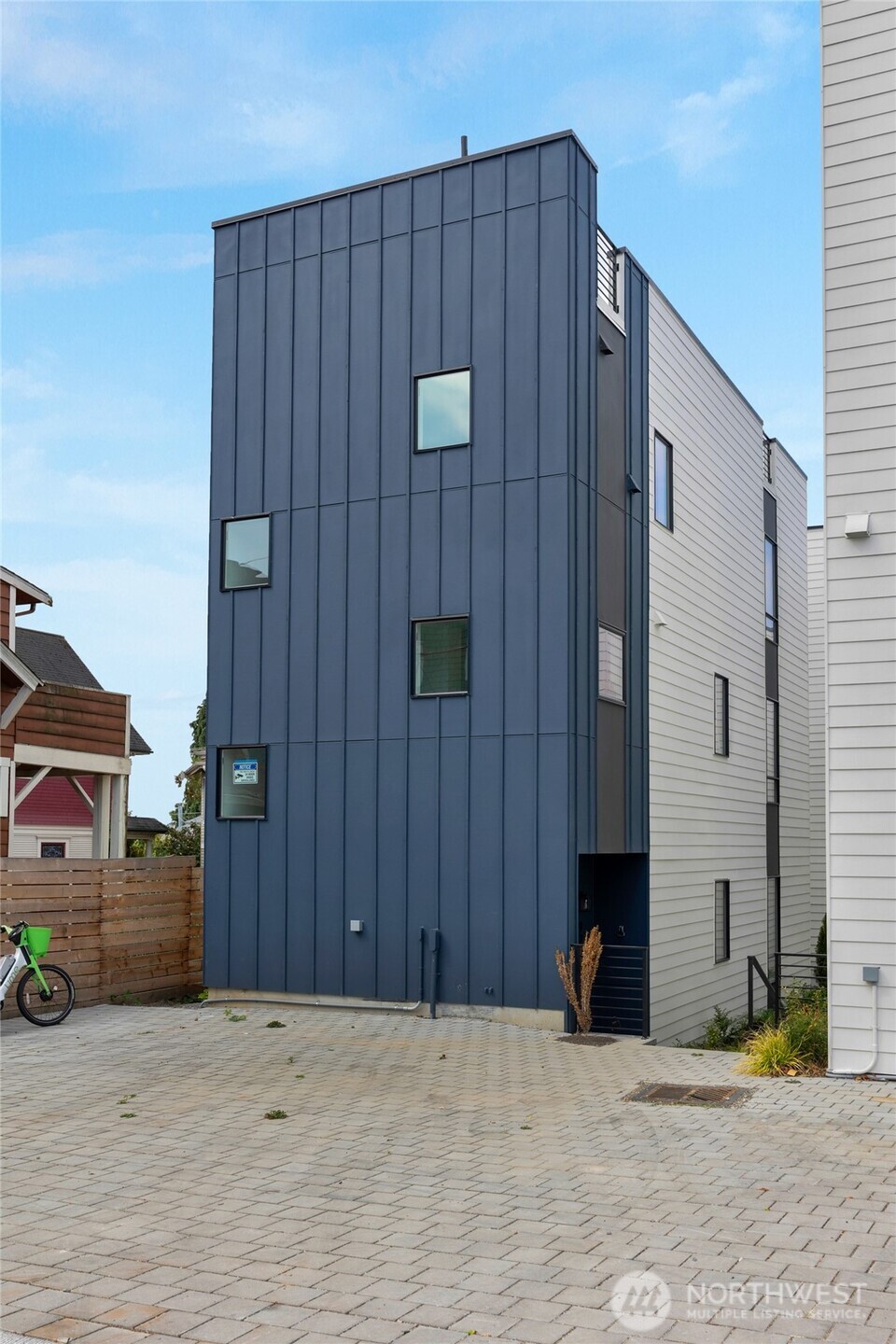 920 16th Ave #B Seattle, WA 98122