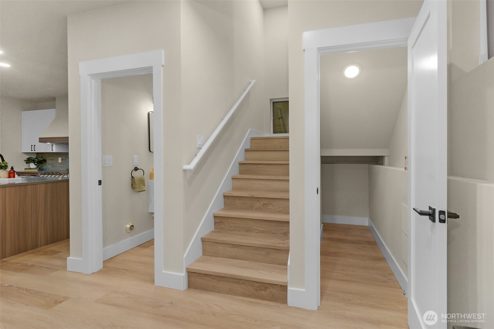 910 15th Ave Seattle, WA 98122