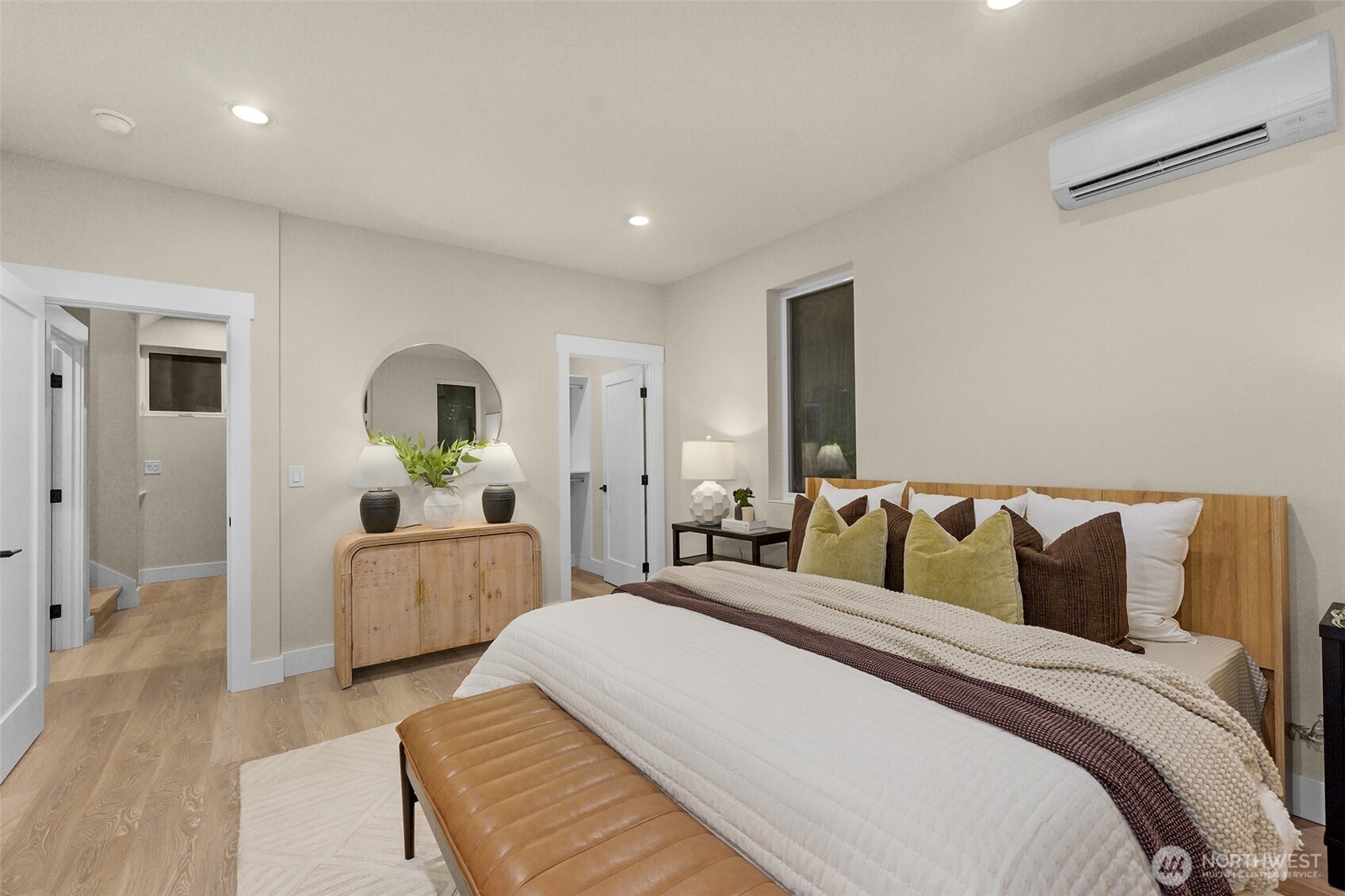 910 15th Ave Seattle, WA 98122