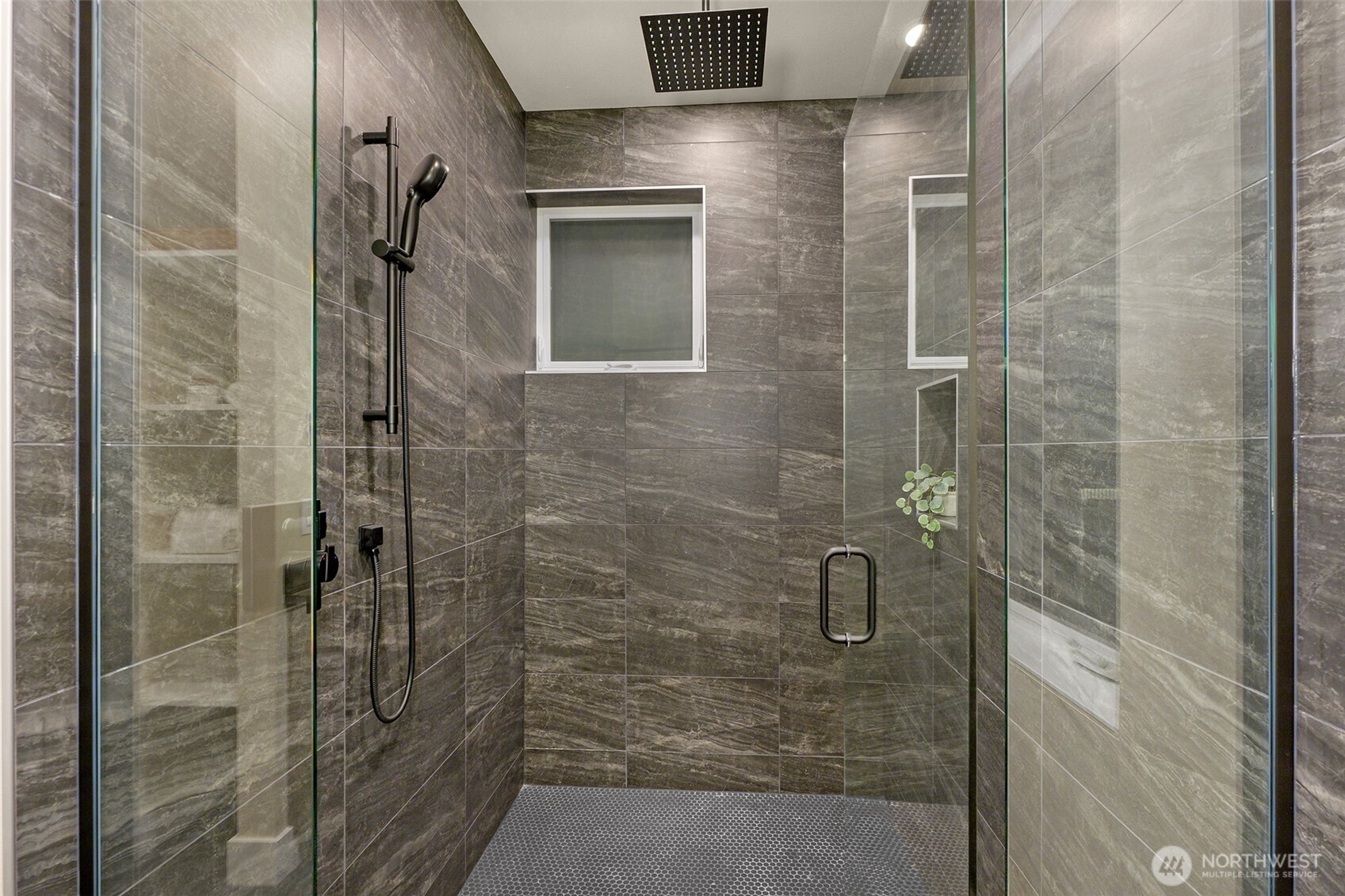 910 15th Ave Seattle, WA 98122