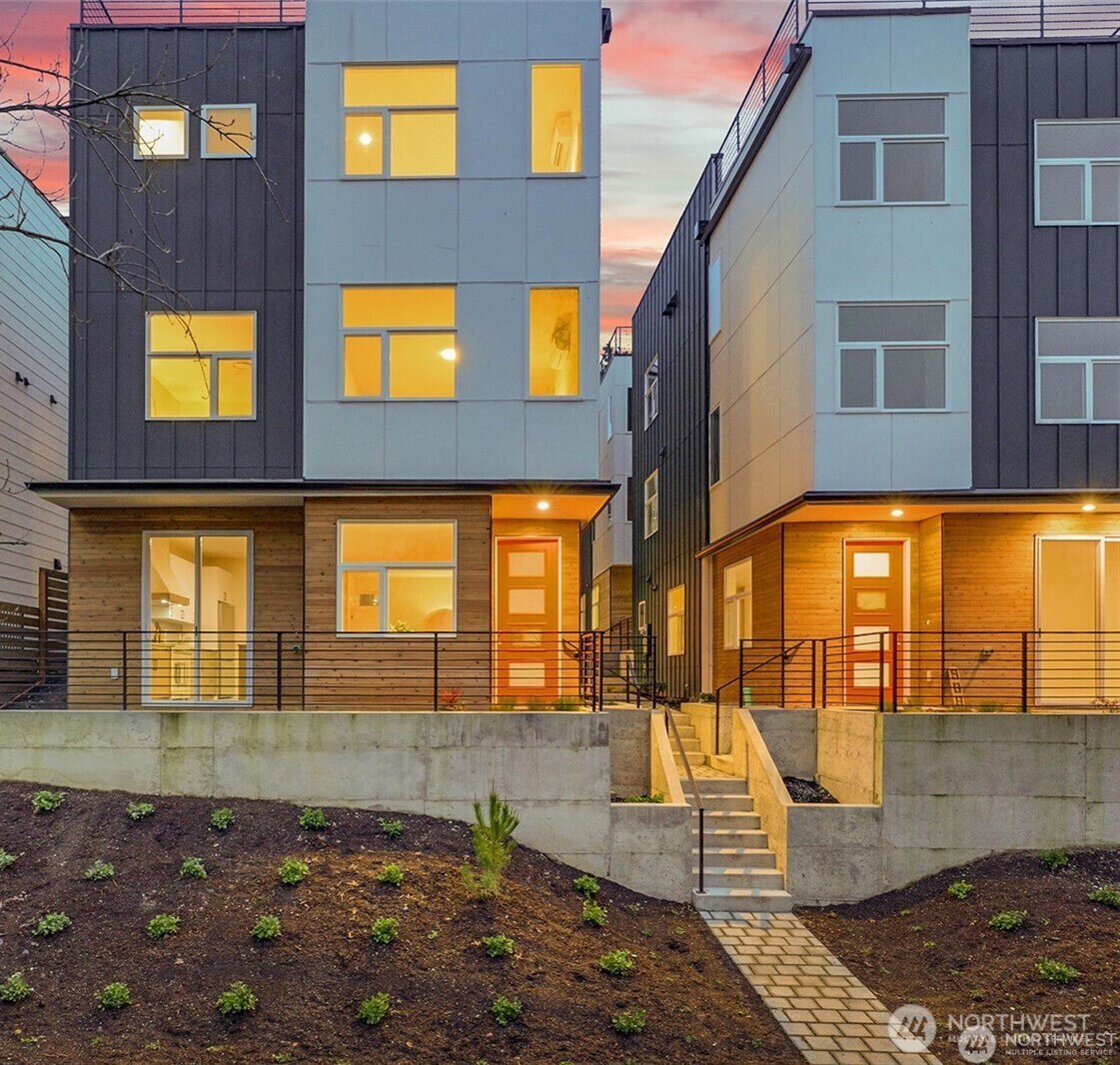 910 15th Ave Seattle, WA 98122