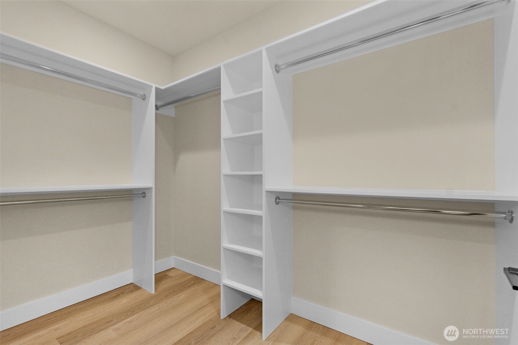 910 15th Ave Seattle, WA 98122