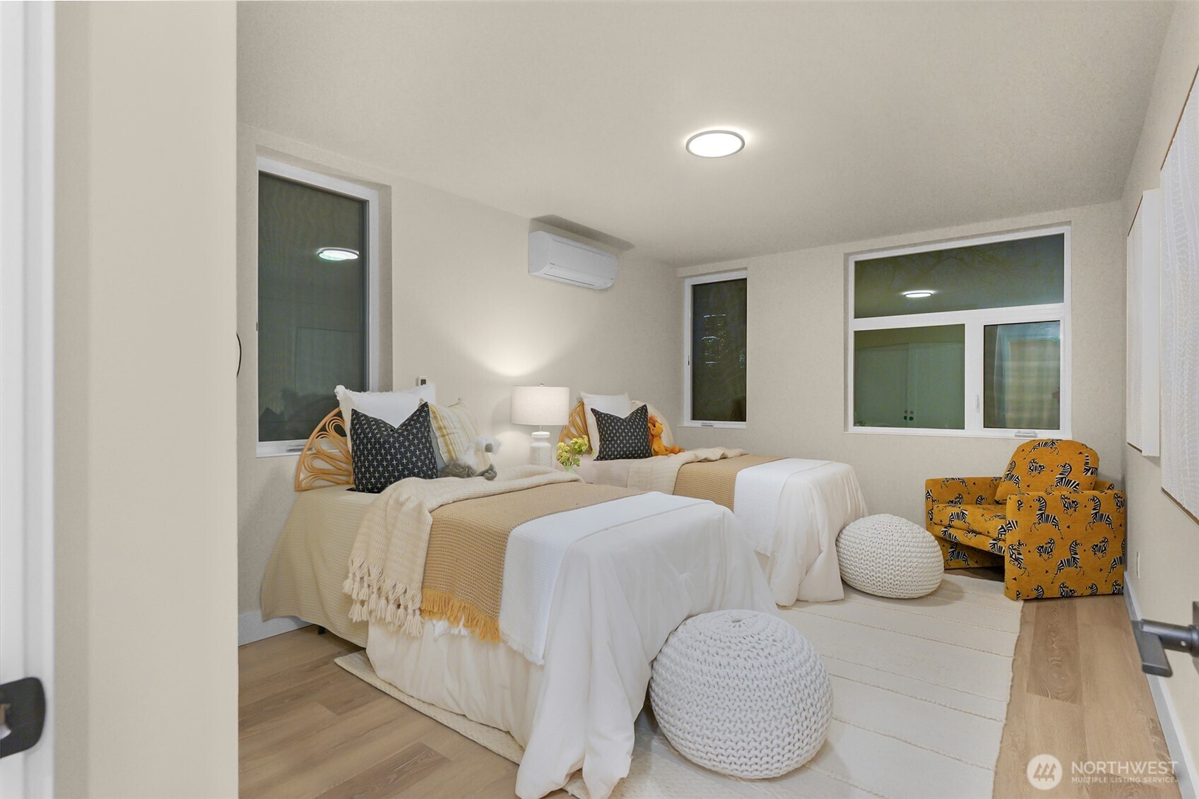 910 15th Ave Seattle, WA 98122