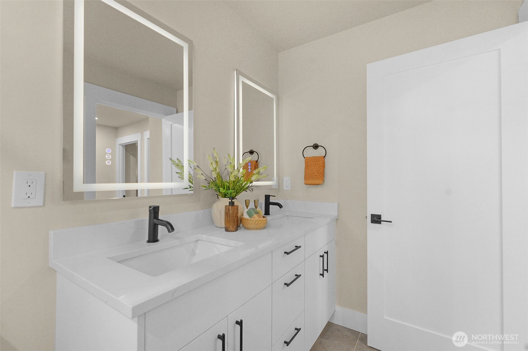 910 15th Ave Seattle, WA 98122