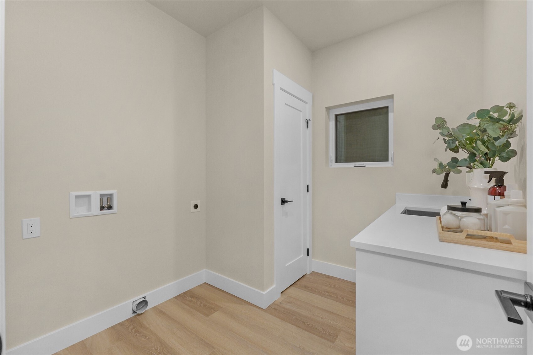 910 15th Ave Seattle, WA 98122