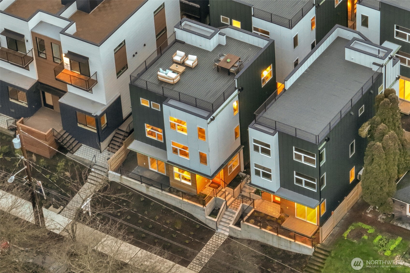 910 15th Ave Seattle, WA 98122