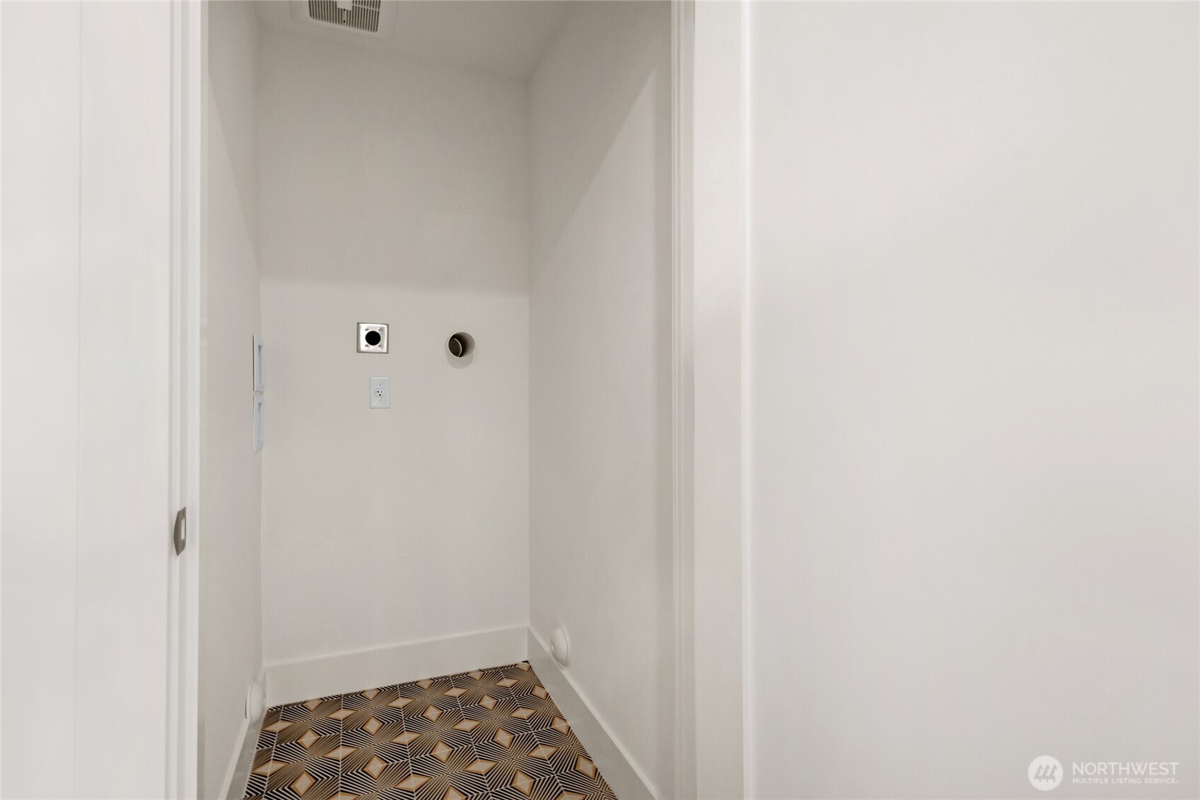 4048 32nd Ave #B Seattle, WA 98199