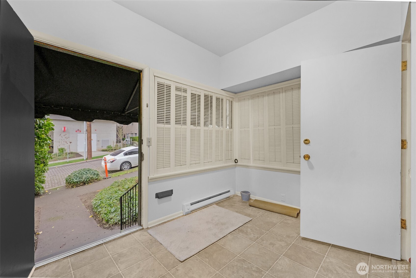 708 Warren Ave Seattle, WA 98109