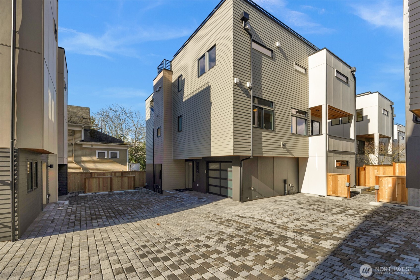 1412 N 47th St #A Seattle, WA 98103