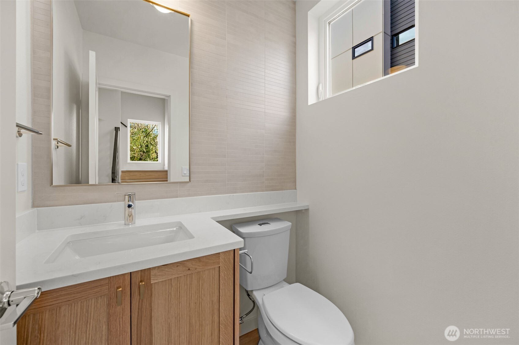 1412 N 47th St #A Seattle, WA 98103