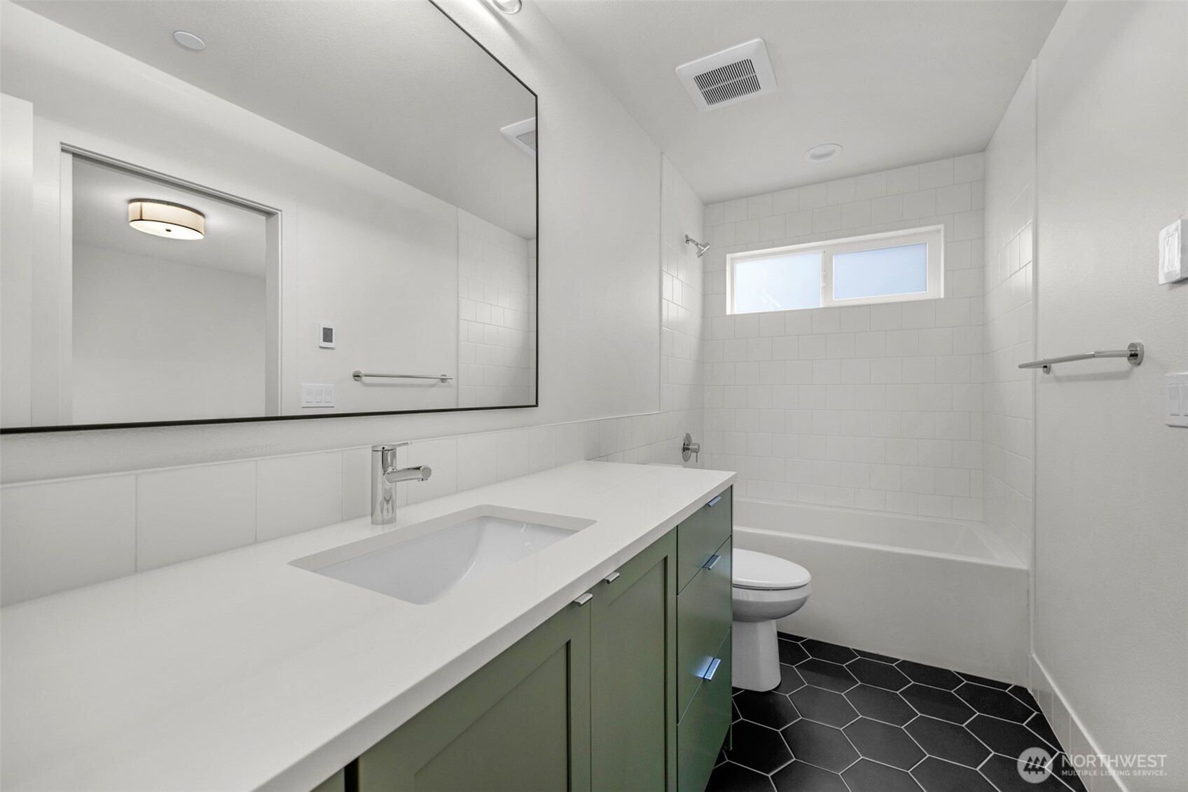 1412 N 47th St #A Seattle, WA 98103